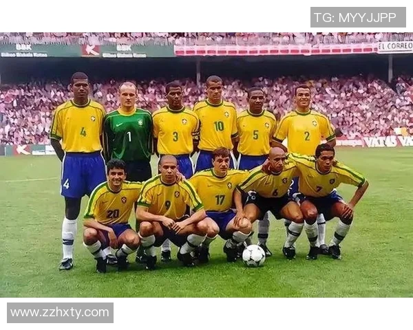 足球传奇时刻：十大经典动作回顾与背后的英雄故事